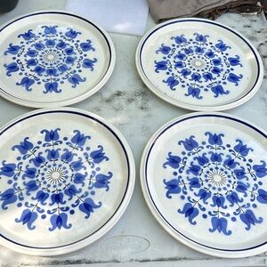 Set of 4 not broken looks cute